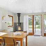 4705-aakirkeby-sondre-landevej-60 別荘 *