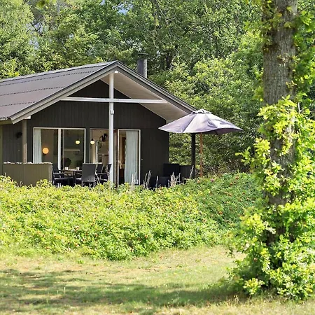 4705-aakirkeby-sondre-landevej-60 * Åkirkeby