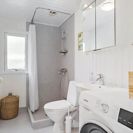 Holiday home 4705-aakirkeby-sondre-landevej-60 *
