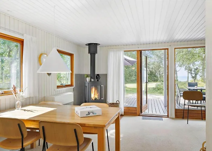 4705-aakirkeby-sondre-landevej-60 Сasa de vacaciones *
