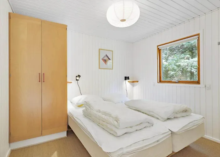 4705-aakirkeby-sondre-landevej-60 *